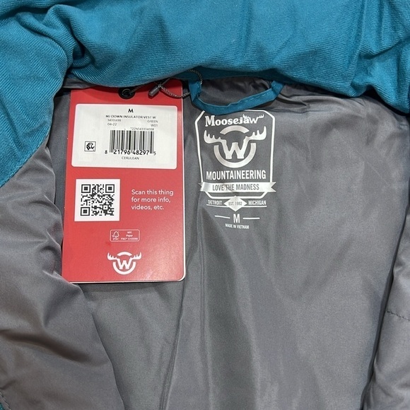 Moose jaw down insulator down west, size M, brand new. - Picture 4 of 5